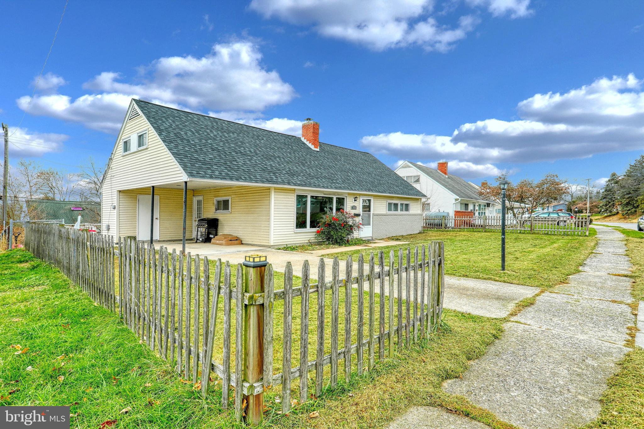 1232 Wogan Road York, PA 17404 - Photo 3 of 25 Includes built in shed & Carport