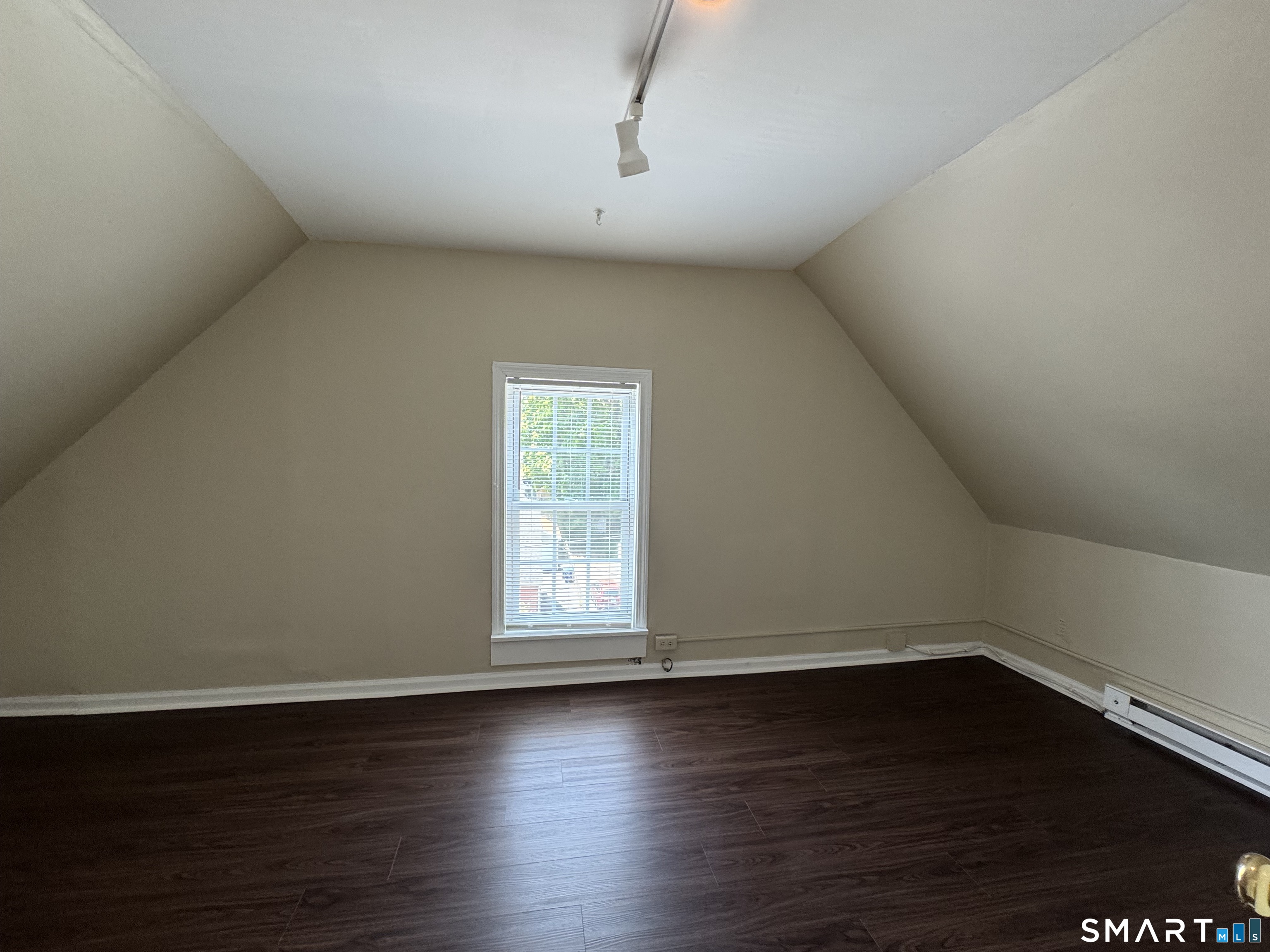 184 Pacific Street Bridgeport, CT 06604 - Photo 8 of 11