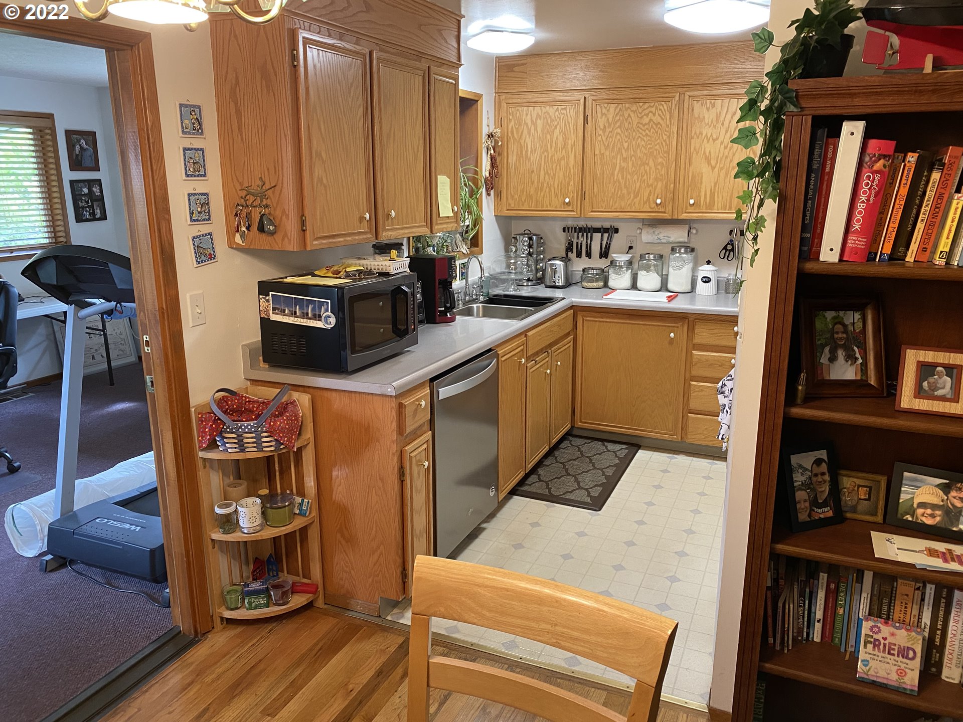 1545 Rainier Road Woodburn, OR 97071 - Photo 6 of 17 Gallery Image 6