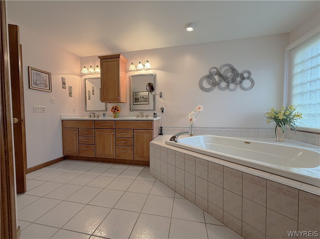 27 Button Bush Court Amherst, NY 14228 - Photo 24 of 39
