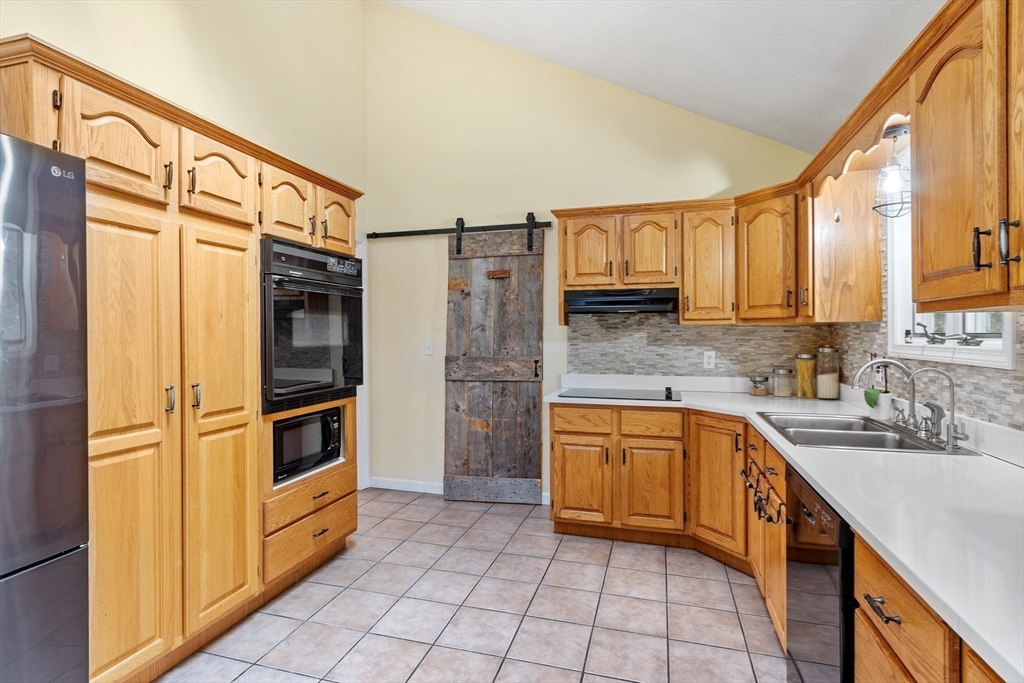 41 Betty Spring Road Gardner, MA 01440 - Photo 11 of 36 Gallery Image 11