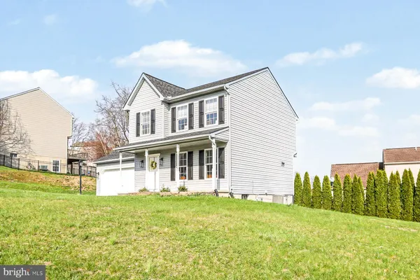 $385,000 | 55 Burberry Lane, Mount Wolf, PA 17347