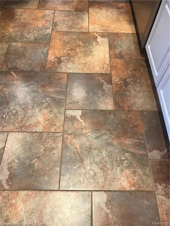 30072 Wicklow Road Farmington Hills, MI 48334 - Photo 17 of 47