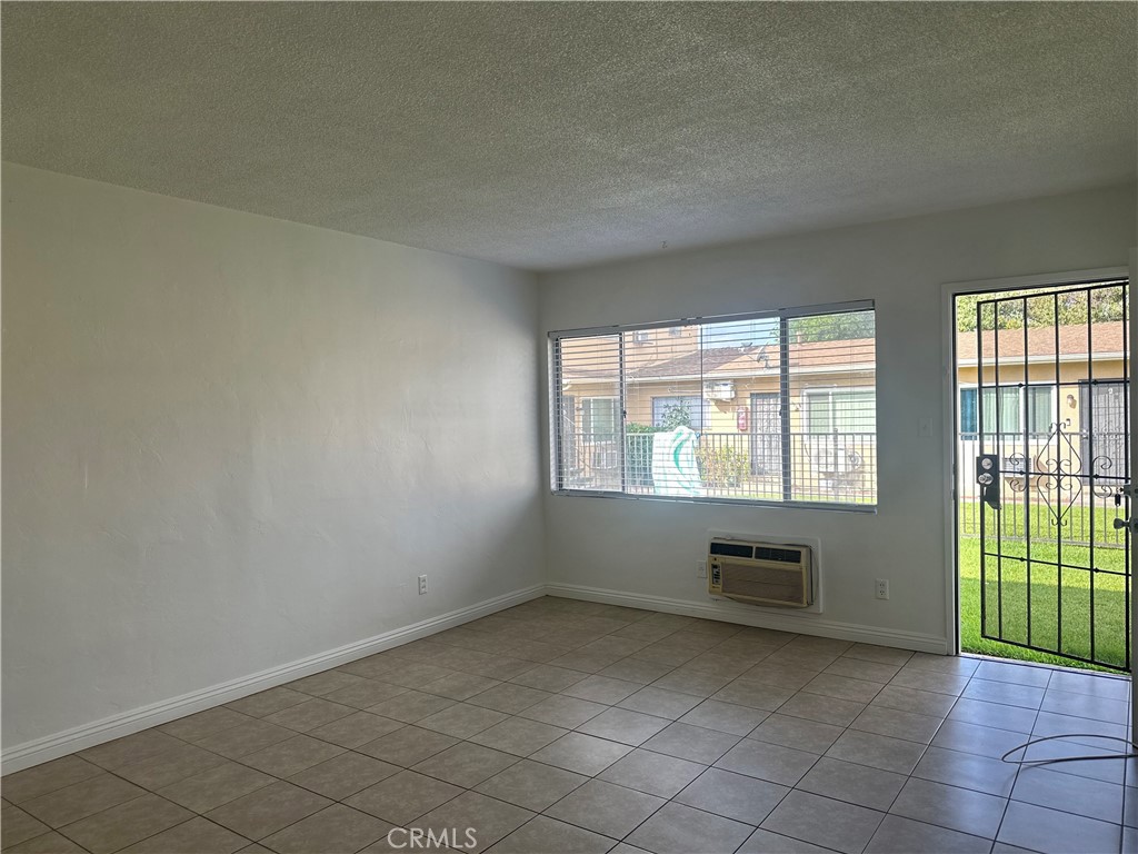 5147 Canoga Street Montclair, CA 91763 - Photo 3 of 15