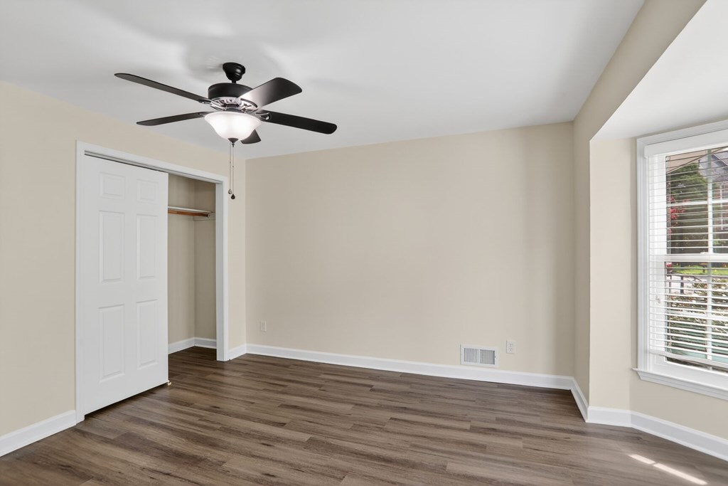 2264 Brianwood Court Decatur, GA 30033 - Photo 6 of 38 Main Floor Bedroom (1)