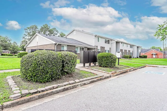 $897 | 1103 East Church Street, Fort Valley, GA 31030