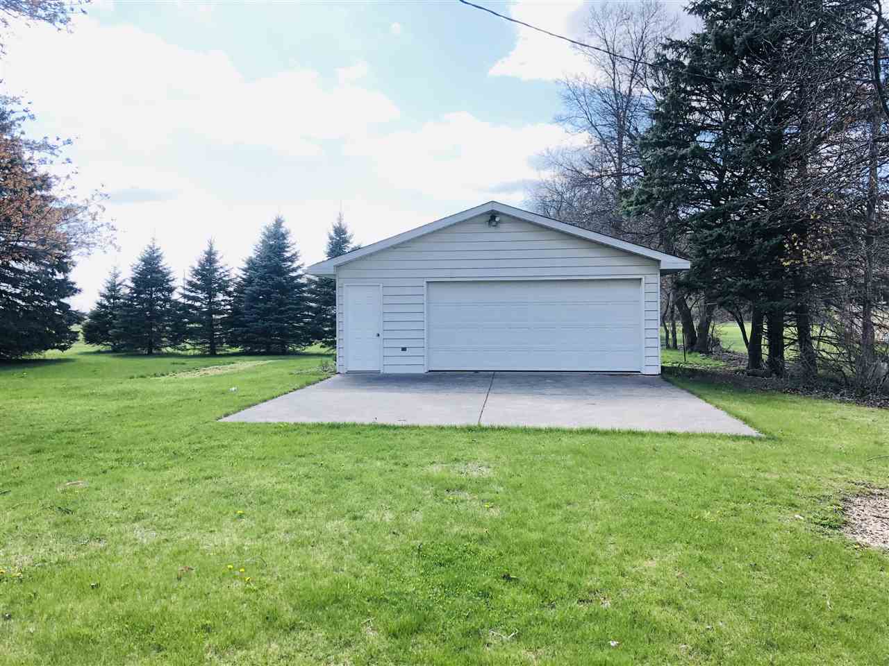 3259 Dillon Road Flushing, MI 48433 - Photo 4 of 31 50039613-3.JPG