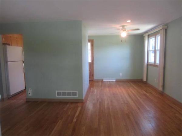 85 Roundtop Road Framingham, MA 01701 - Photo 3 of 9 Gallery Image 3
