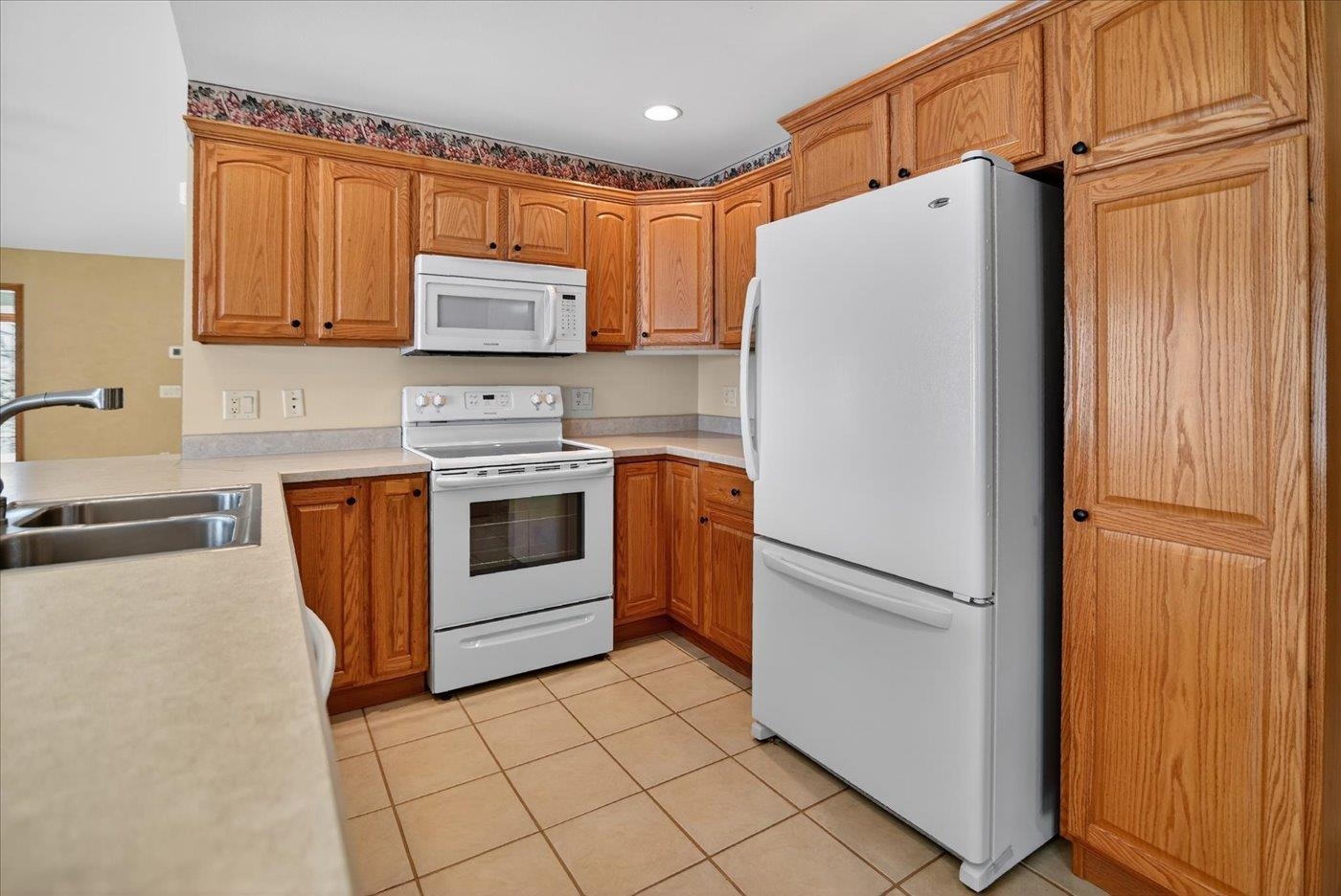 608 Springbrook Circle DeForest, WI 53532 - Photo 12 of 46