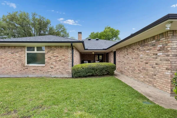 $749,000 | 9515 Robin Meadow Drive, Dallas, TX 75243