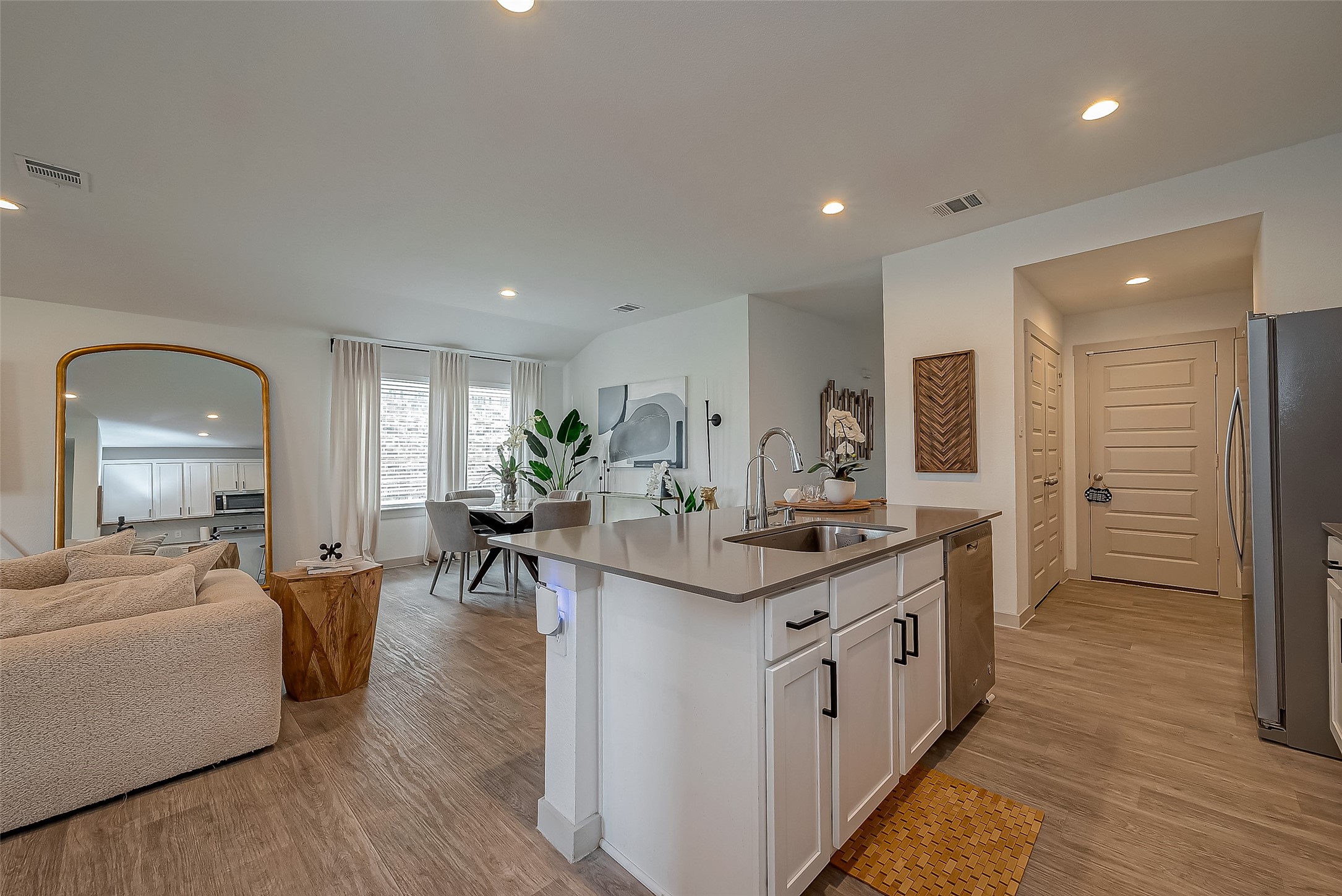 14530 Raintree Drive Baytown, TX 77523 - Photo 8 of 42