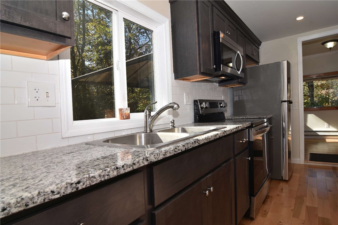 105 South Killingly Road Foster, RI 02825 - Photo 3 of 34