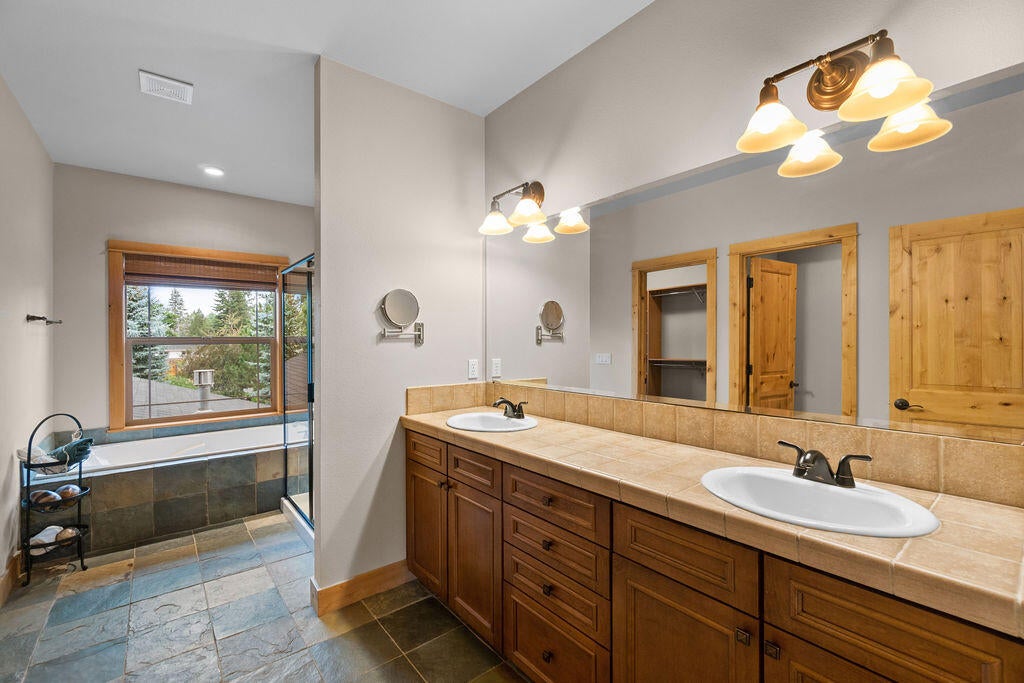 913 Southwest Vantage Point Way Bend, OR 97702 - Photo 33 of 59 DSC03351