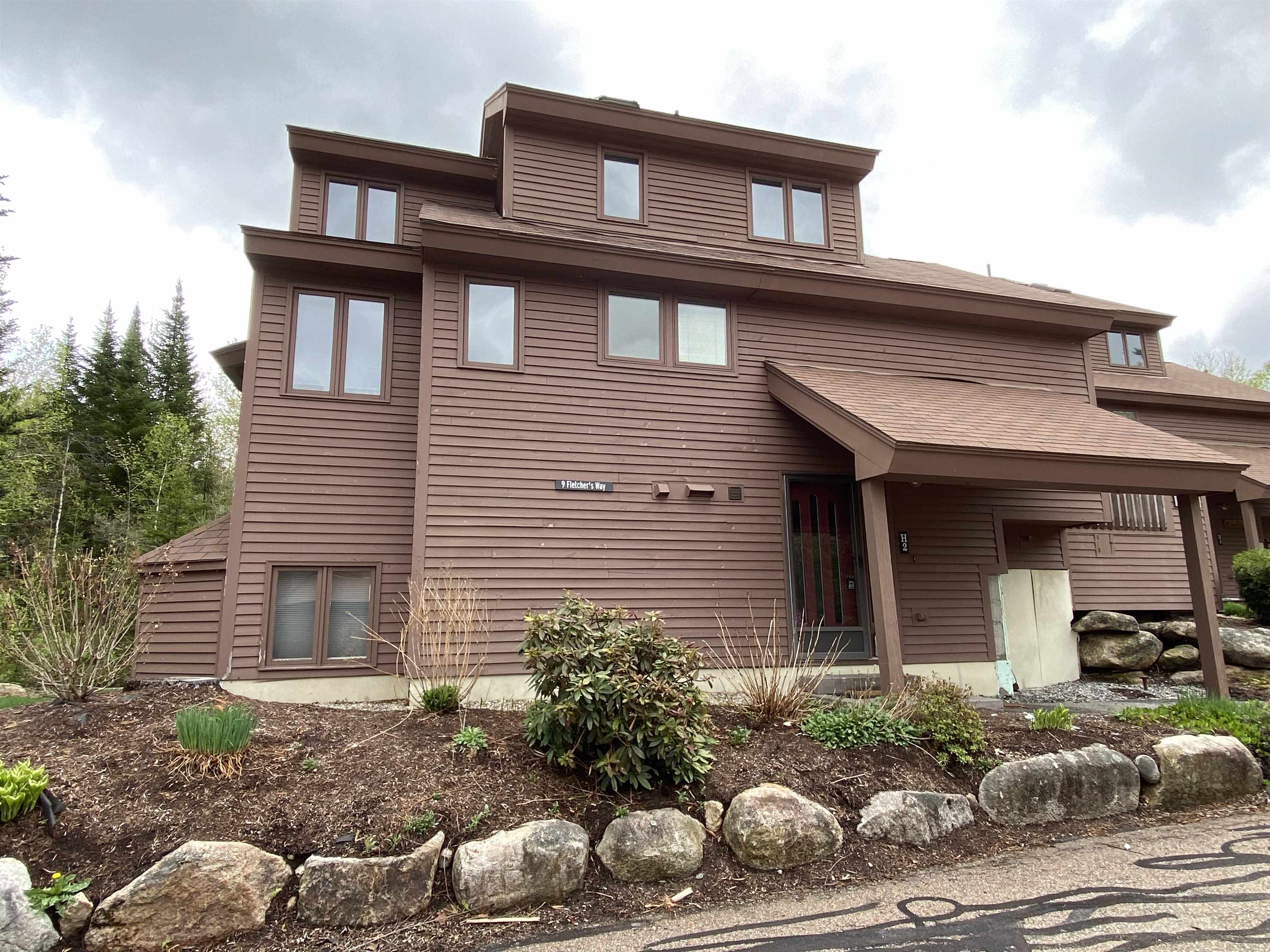 9 Fletchers Way, Unit H2 Waterville Valley, NH 03215 - Photo 3 of 24