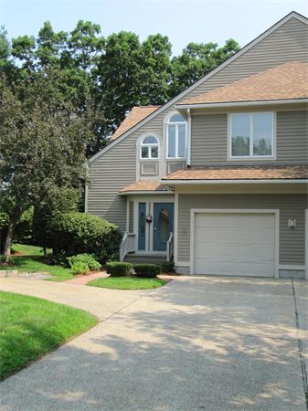 33 Pointe Rok Drive, Unit 33 Worcester, MA 01604 - Photo 4 of 23 Gallery Image 4