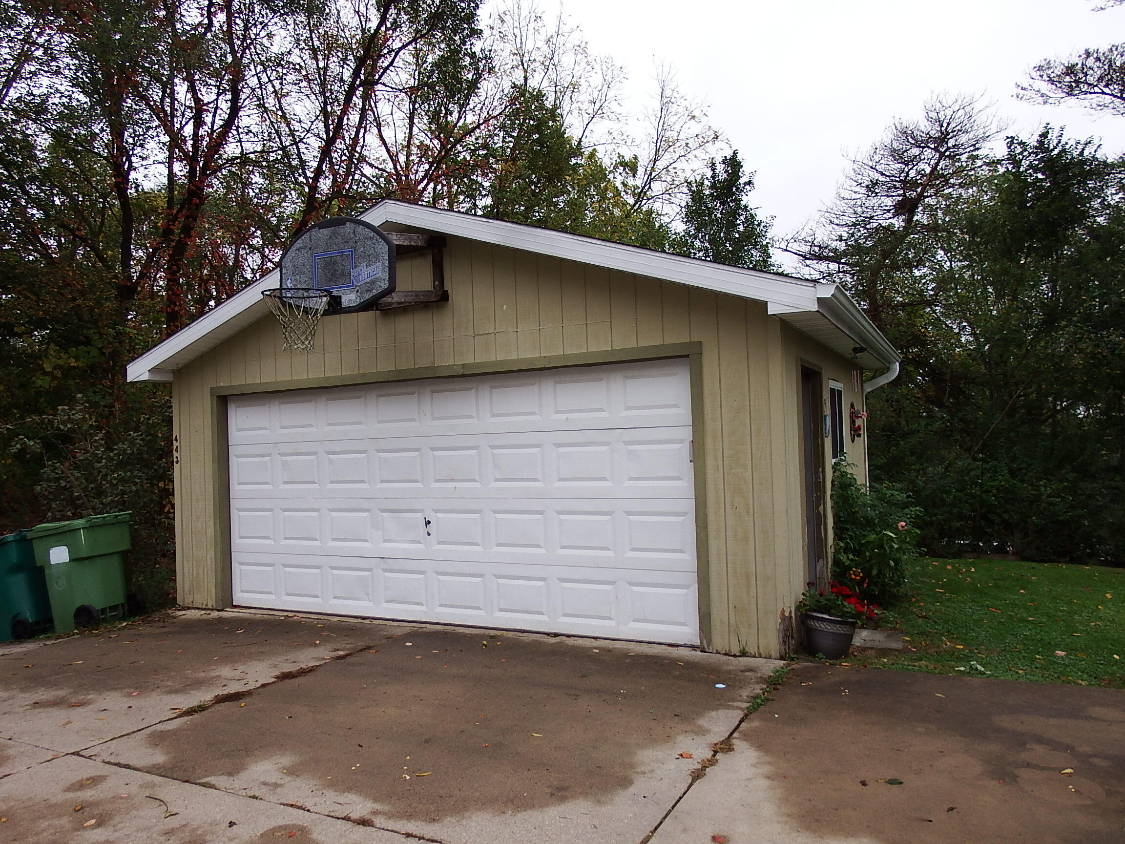 443 24th Street North Springfield, MI 49037 - Photo 20 of 22 DSCF6345