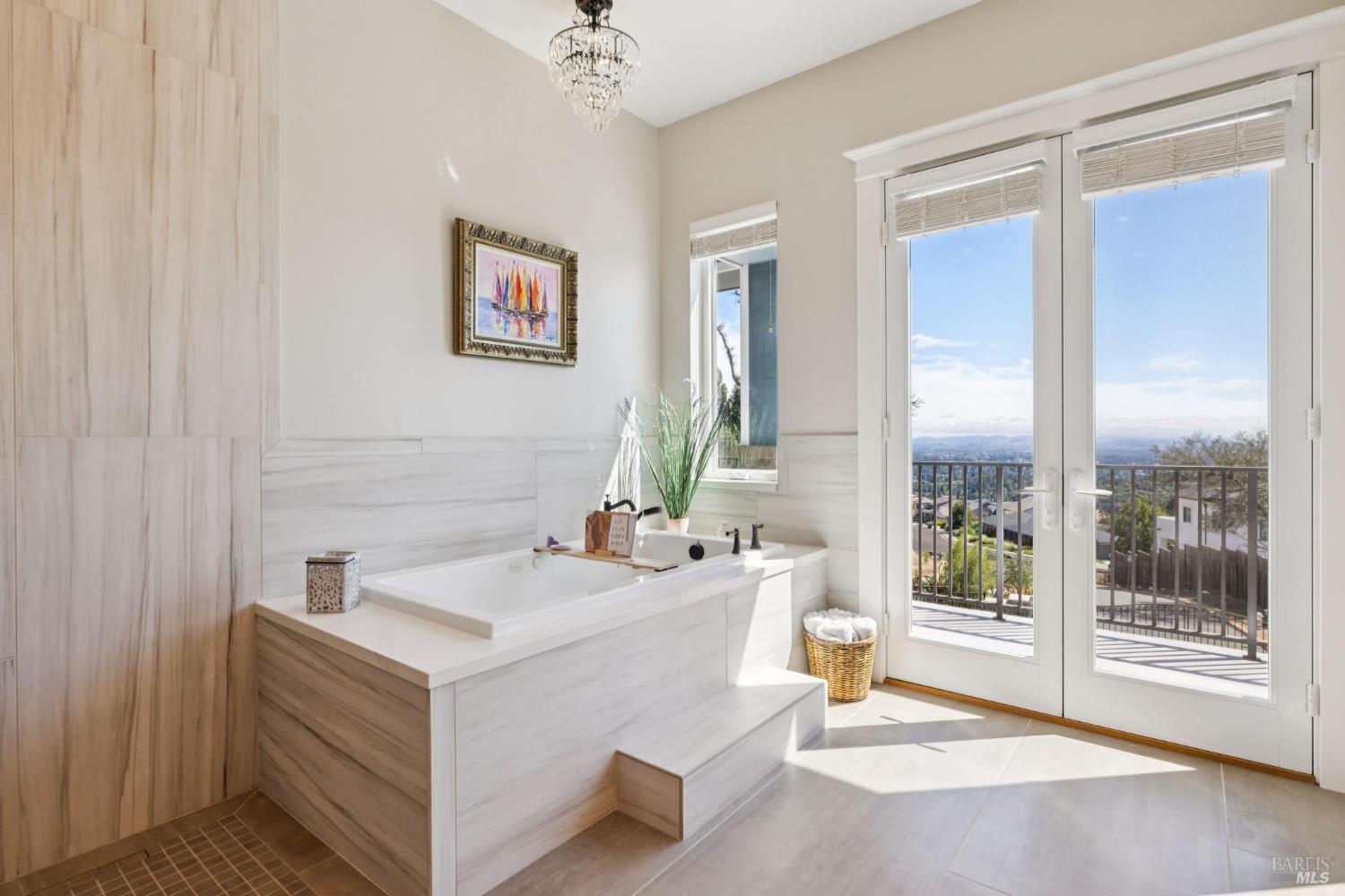 3882 Royal Manor Place Santa Rosa, CA 95404 - Photo 45 of 98 Soak the day away in your jetted tub.