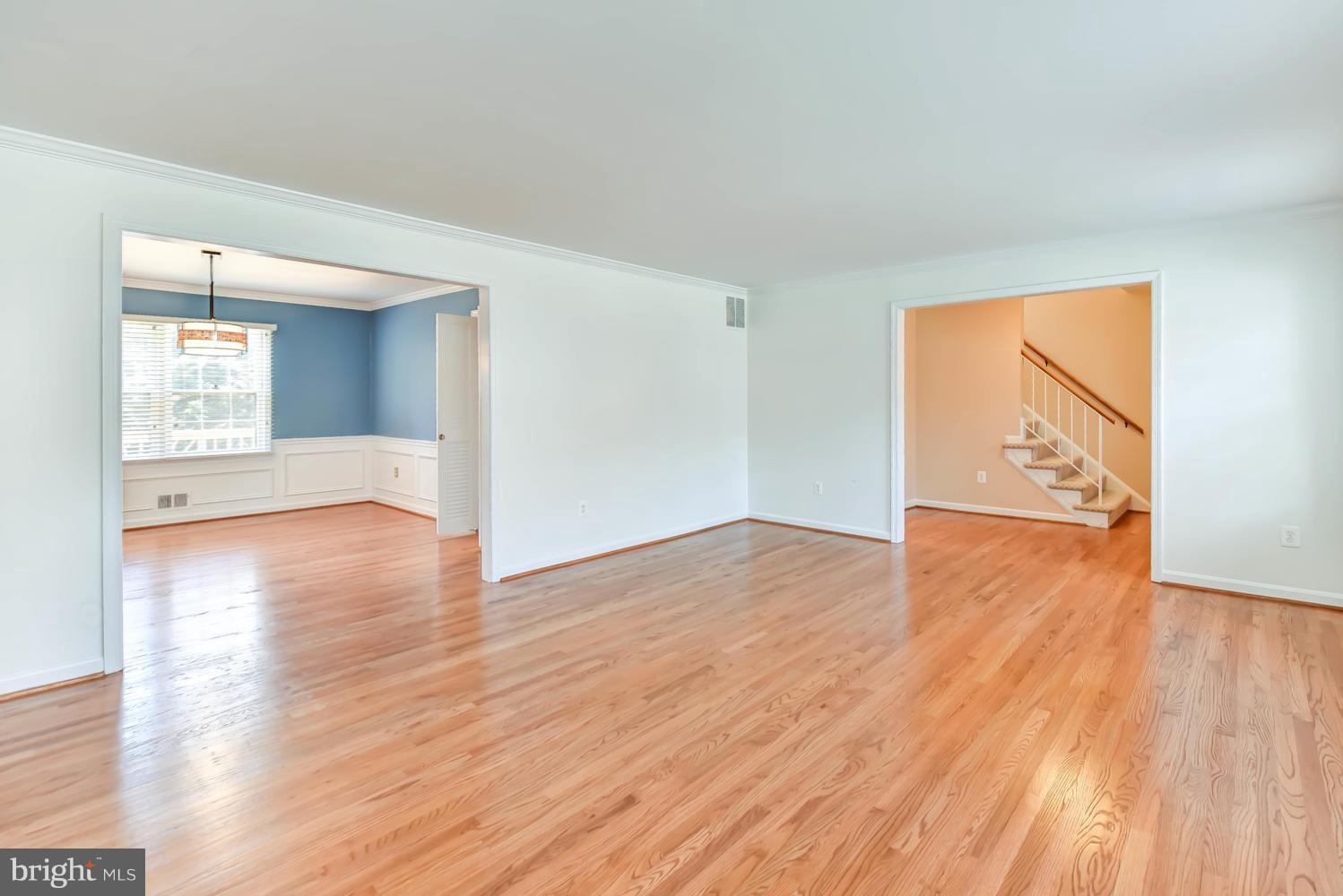 1112 Randolph Road McLean, VA 22101 - Photo 5 of 23 Living Room