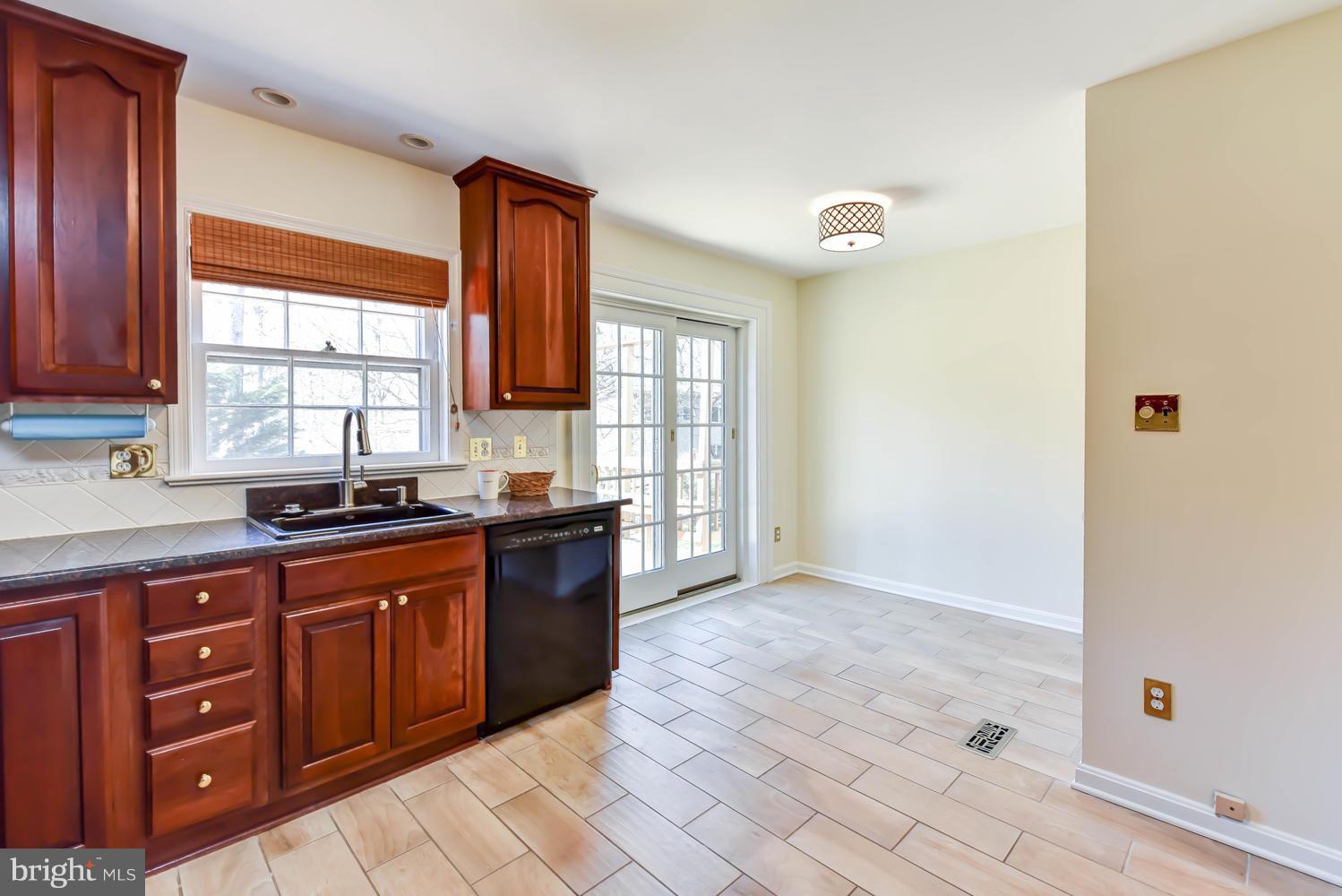 1112 Randolph Road McLean, VA 22101 - Photo 7 of 23 Kitchen