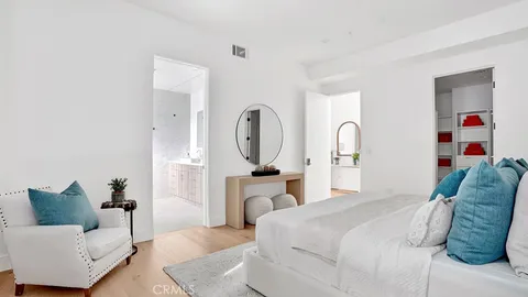 $1,450,000 | 741 1/2 North Gramercy Place, Los Angeles, CA 90038