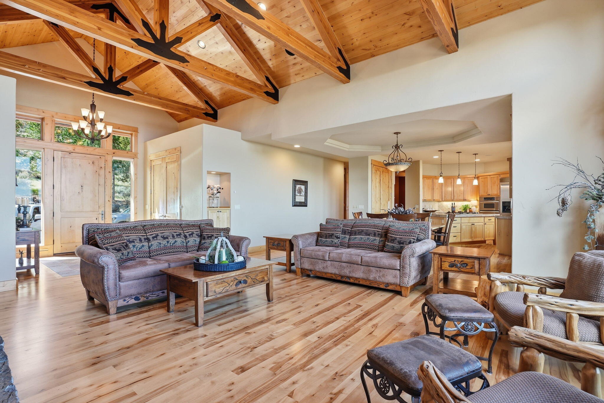 631 Sundance Ridge Court Redmond, OR 97756 - Photo 25 of 61 a living room with furniture and a wooden floor
