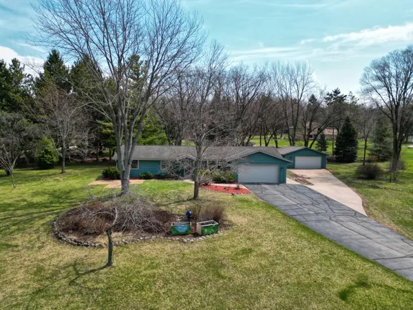 $475,000 | W254-s6440 McGregor Court, Waukesha, WI 53189