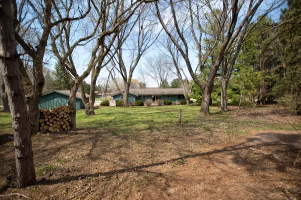 $475,000 | W254-s6440 McGregor Court, Waukesha, WI 53189