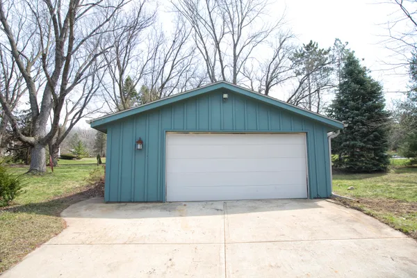 $475,000 | W254-s6440 McGregor Court, Waukesha, WI 53189