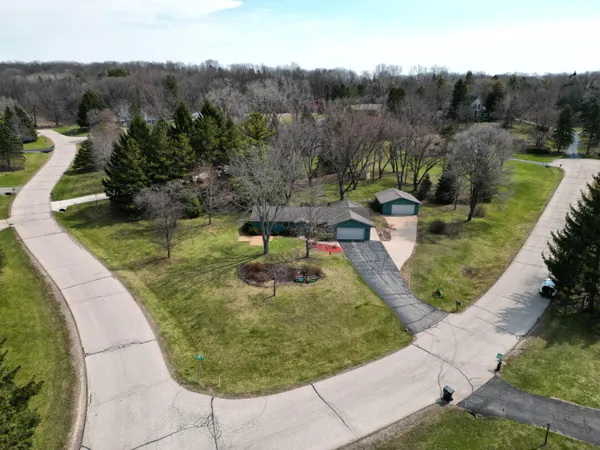$475,000 | W254-s6440 McGregor Court, Waukesha, WI 53189