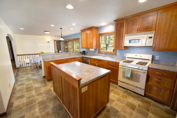 $475,000 | W254-s6440 McGregor Court, Waukesha, WI 53189