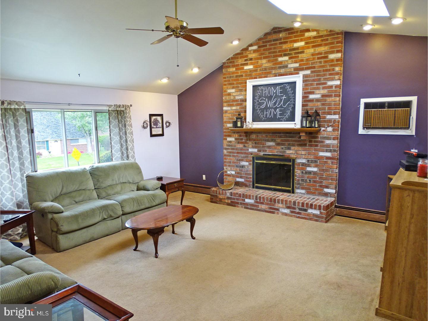21 Crestwood Road Levittown, PA 19057 - Photo 8 of 23 Family Room