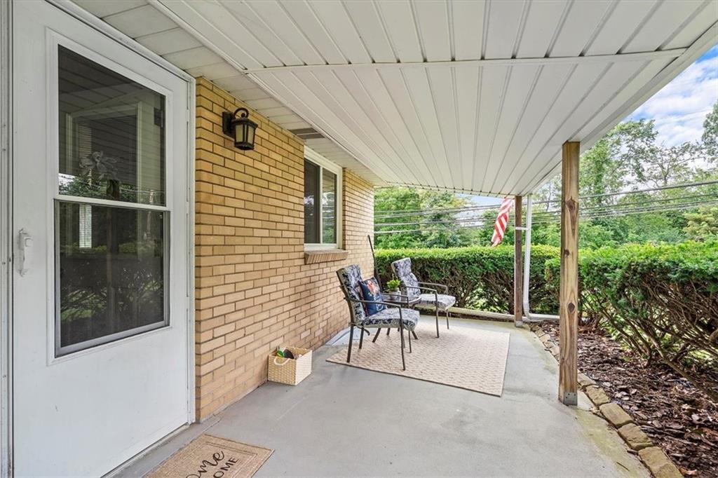 2201 Forest Grove Road Coraopolis, PA 15108 - Photo 3 of 21 Gallery Image 3