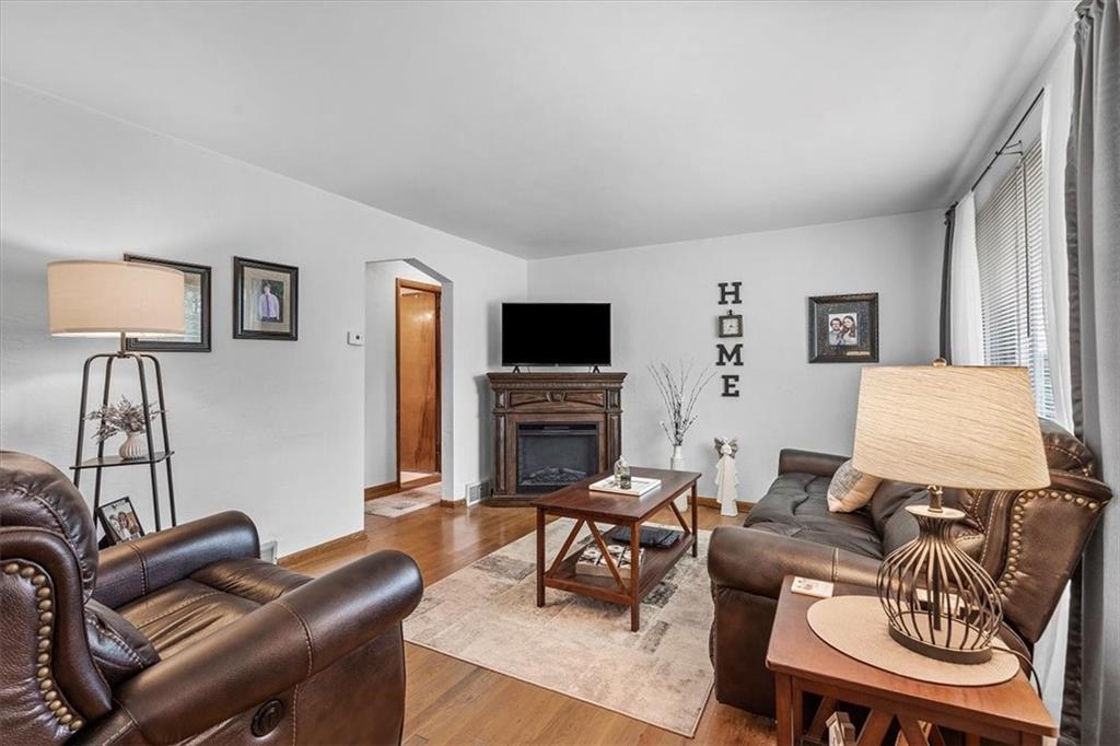 2201 Forest Grove Road Coraopolis, PA 15108 - Photo 4 of 21 Gallery Image 4