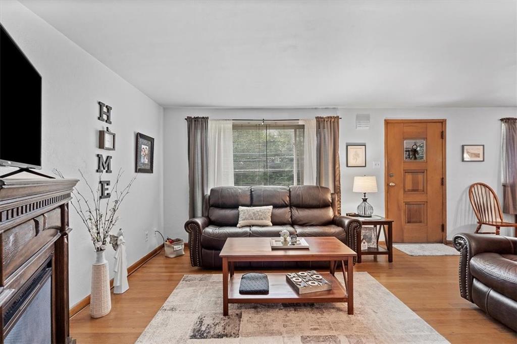 2201 Forest Grove Road Coraopolis, PA 15108 - Photo 5 of 21 Gallery Image 5