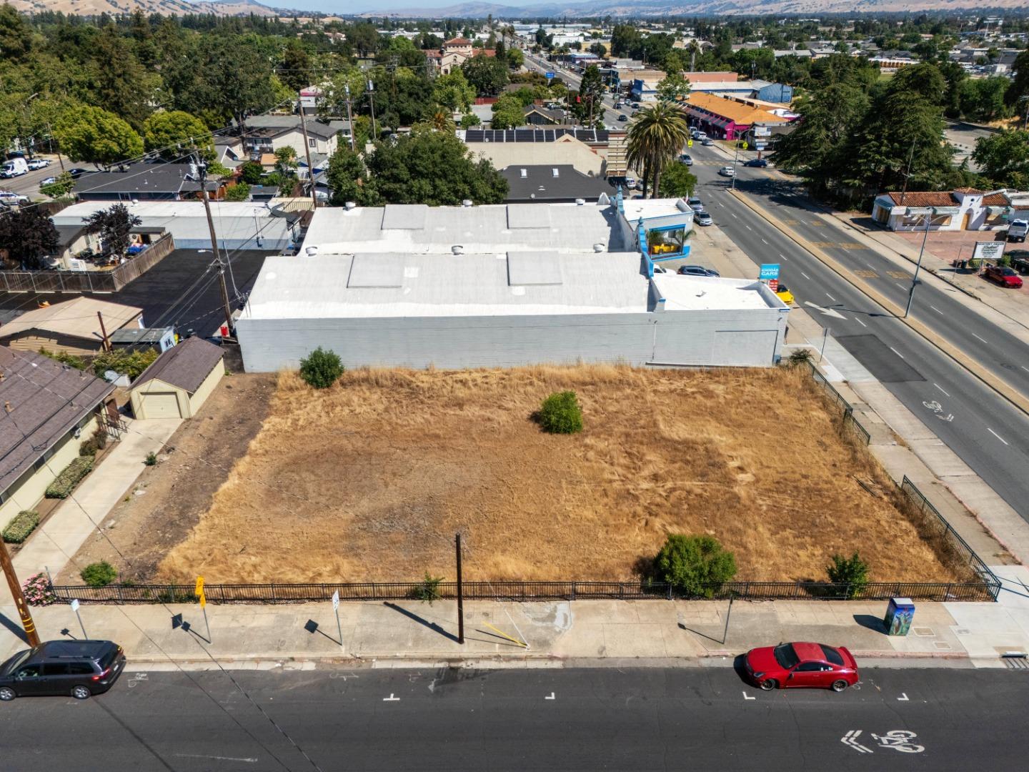 7711 Monterey Road Gilroy, CA 95020 - Photo 1 of 7 an aerial view of a tennis ground