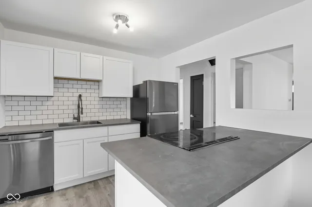 $190,000 | 2016 Glenridge Drive, Indianapolis, IN 46218