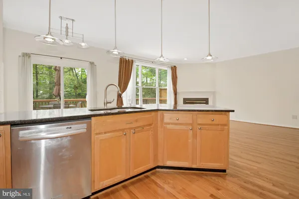 $3,800 | 12489 Lucas Drive, Fairfax, VA 22033