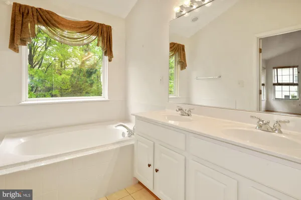 $3,800 | 12489 Lucas Drive, Fairfax, VA 22033