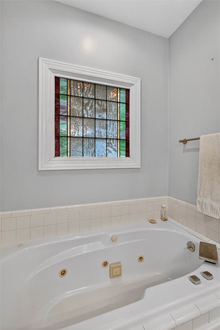 120 Rosemont Street St. Simons Island, GA 31522 - Photo 10 of 18 Master Bathroom