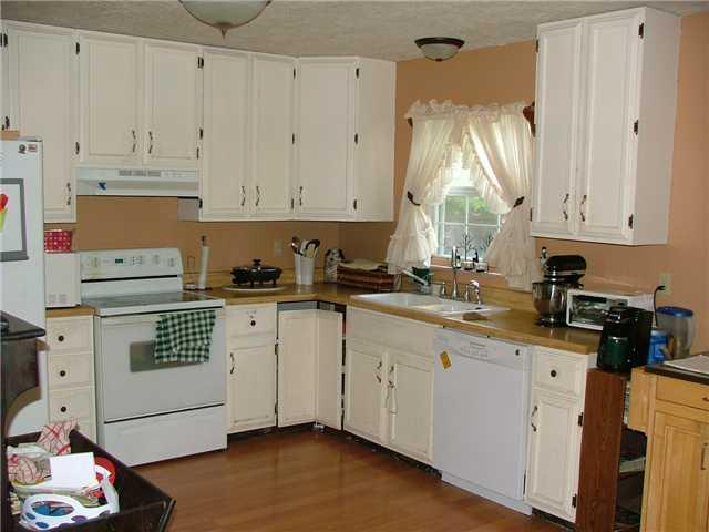1195 Pilgrim Road Greenwood, IN 46142 - Photo 4 of 20 Gallery Image 4
