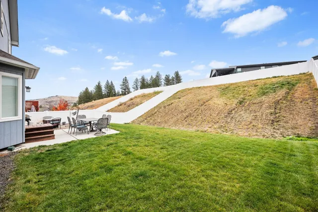 $450,000 | 18224 Selkirk Estates Road, Greenacres, WA 99016