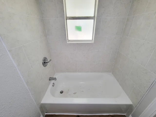 $850 | 711 Ave A, Unit 1, La Marque, TX 77568