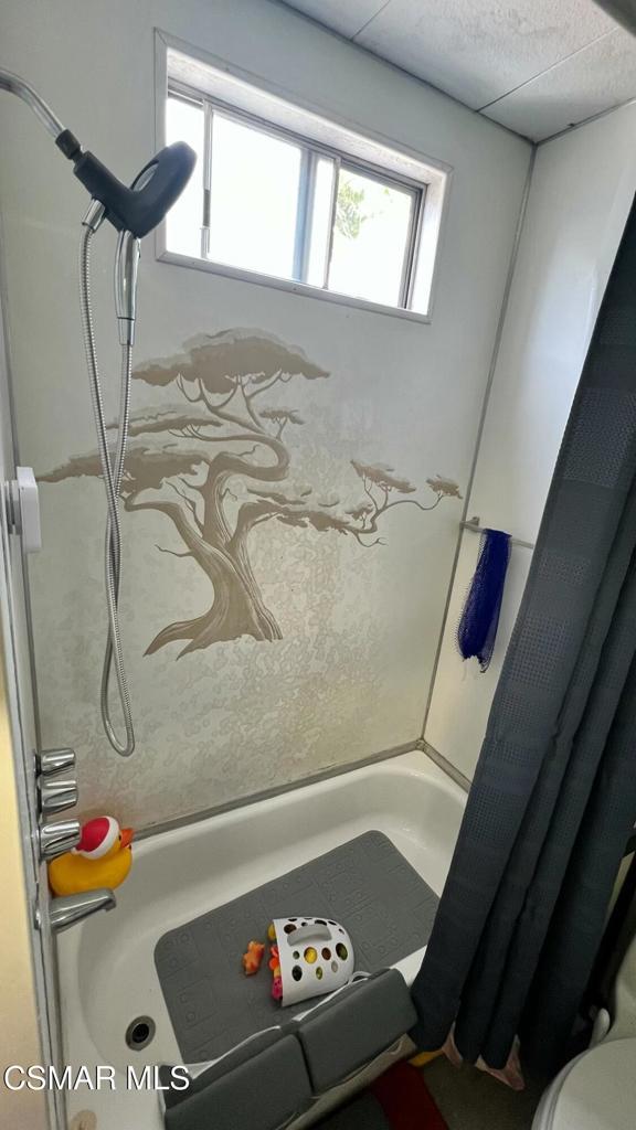 1550 Rory Lane, Unit 20 Simi Valley, CA 93063 - Photo 13 of 13 a bathroom with a sink and a shower