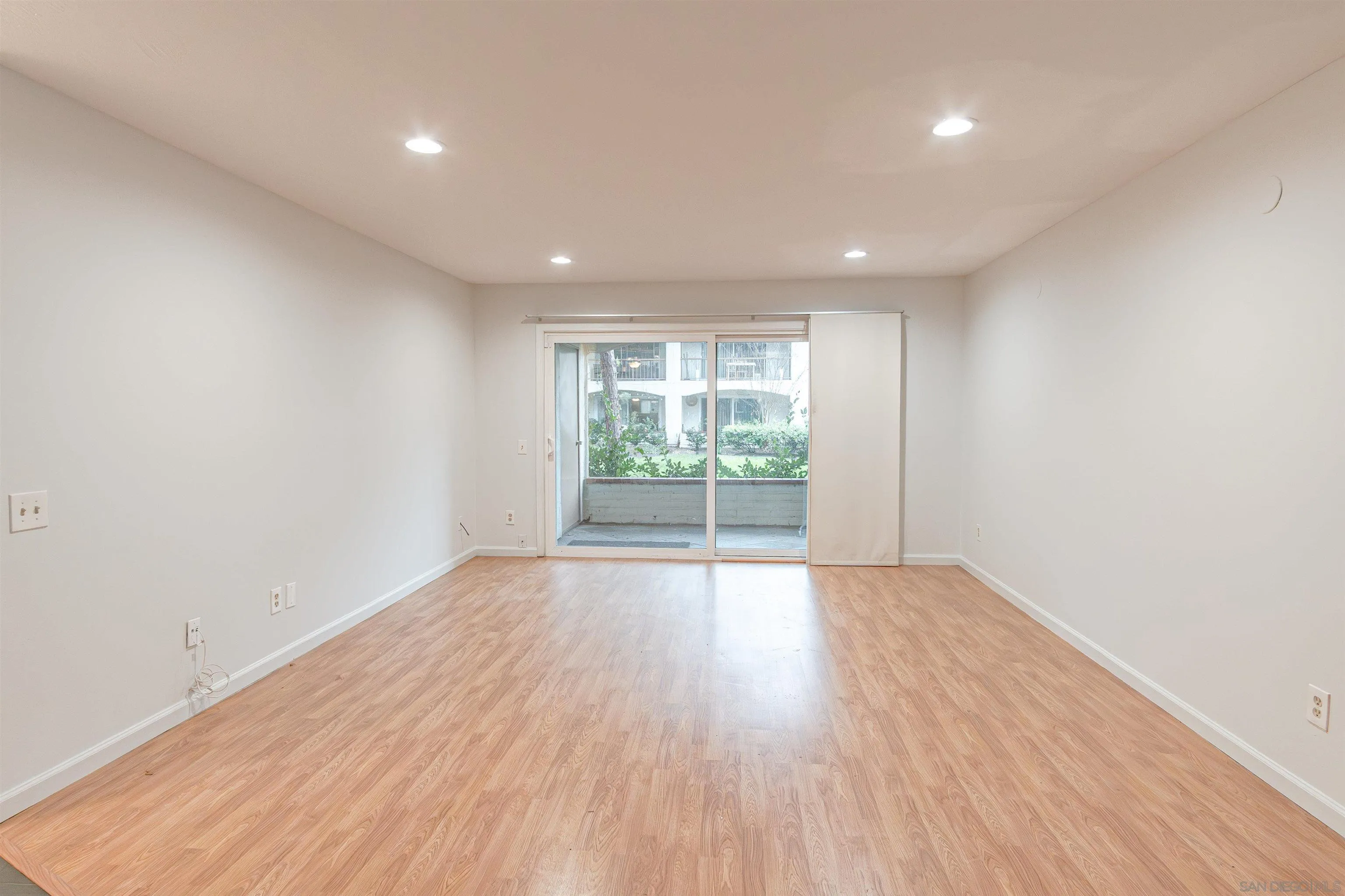 6039 Rancho Mission Road, Unit 102 San Diego, CA 92108 - Photo 12 of 38 Gallery Image 12