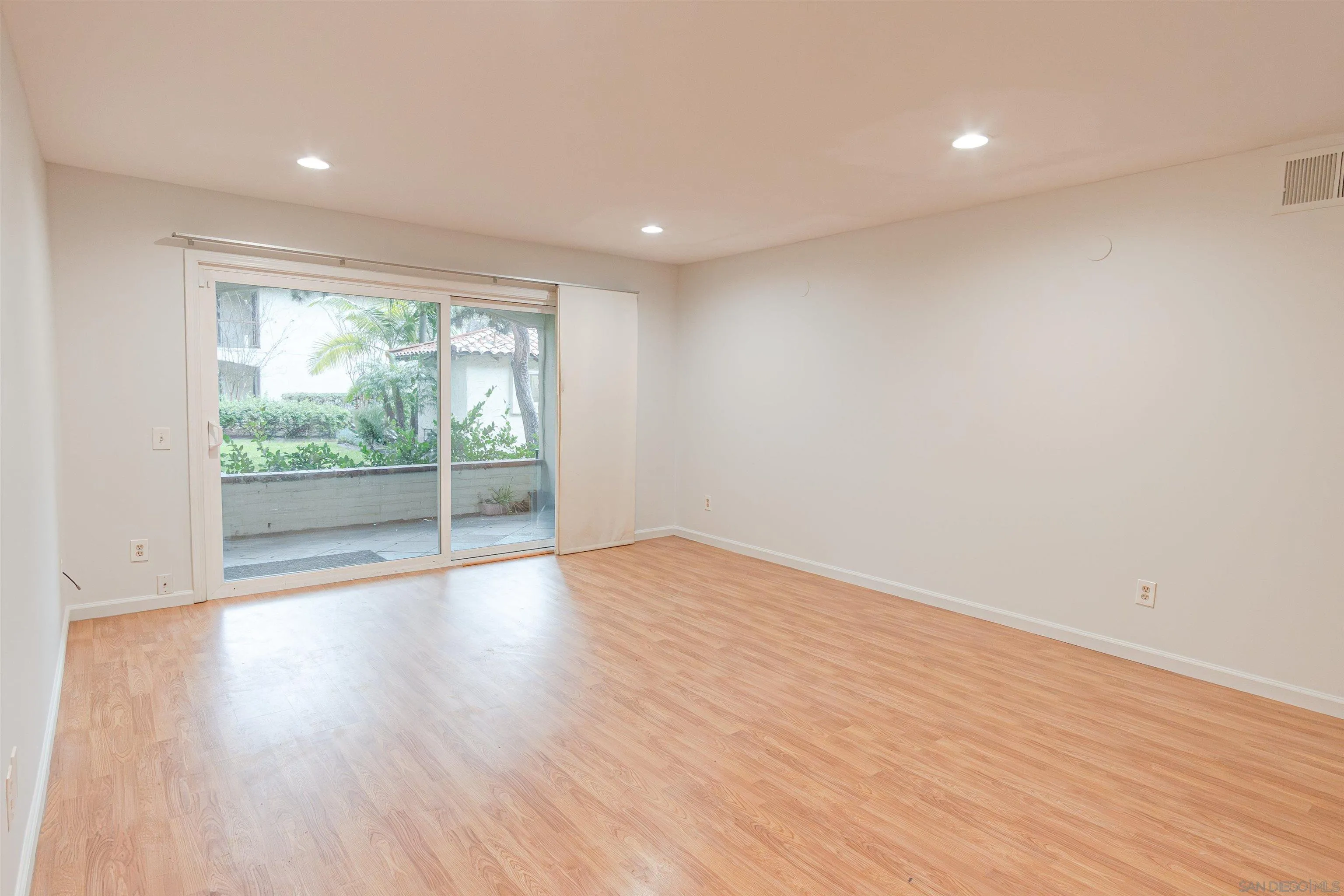 6039 Rancho Mission Road, Unit 102 San Diego, CA 92108 - Photo 14 of 38 Gallery Image 14