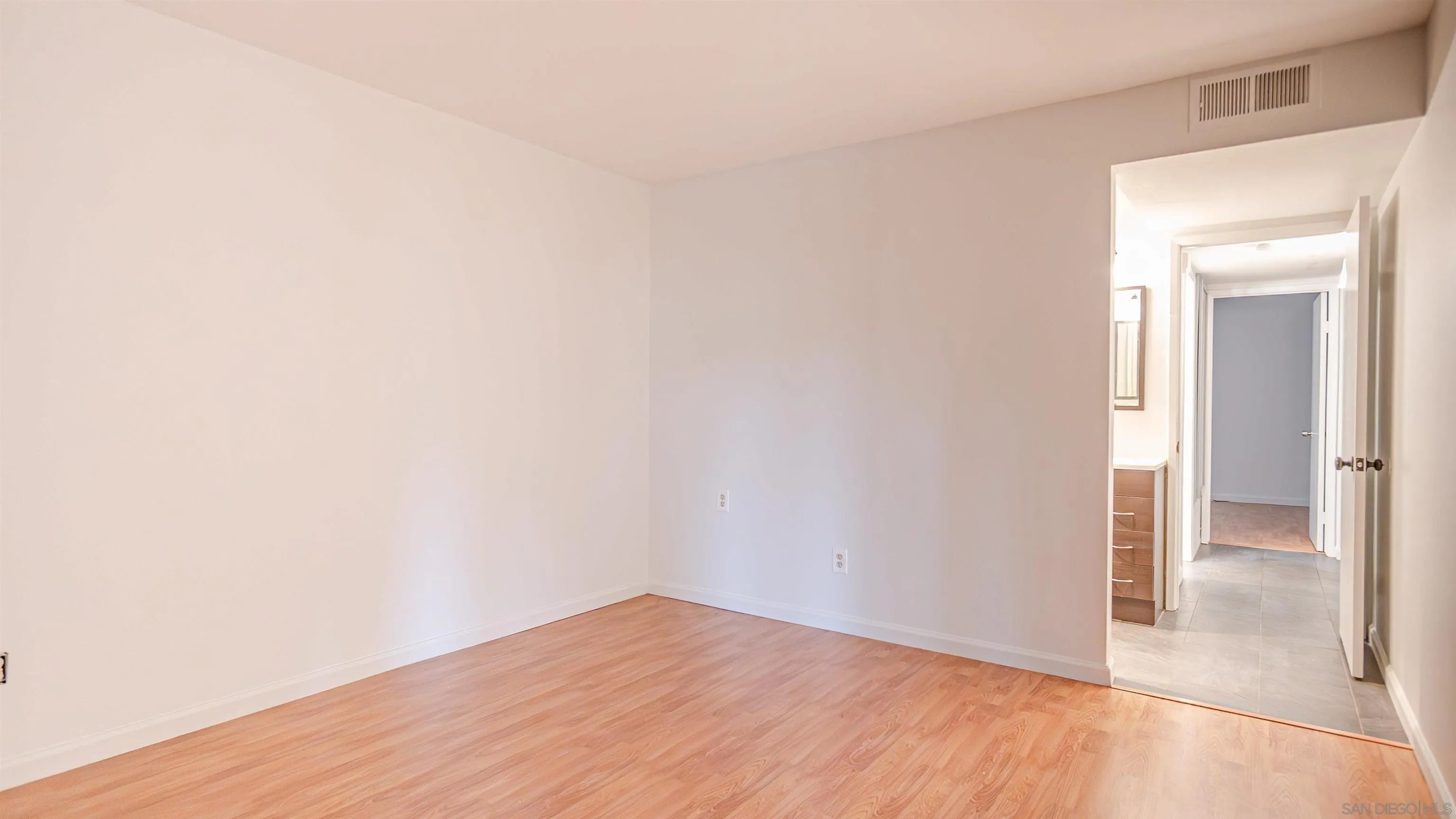 6039 Rancho Mission Road, Unit 102 San Diego, CA 92108 - Photo 16 of 38 Gallery Image 16
