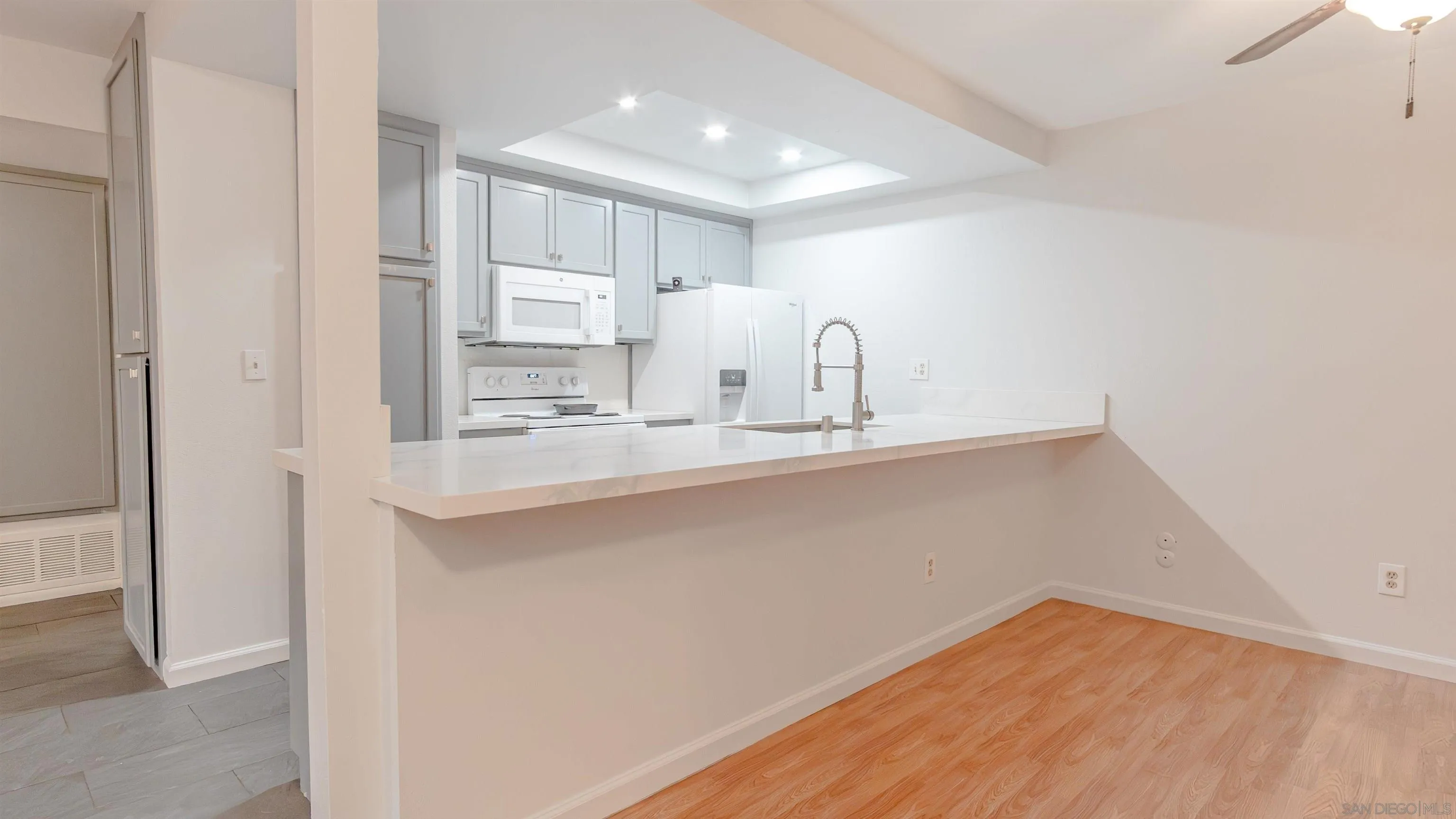 6039 Rancho Mission Road, Unit 102 San Diego, CA 92108 - Photo 4 of 38 Gallery Image 4