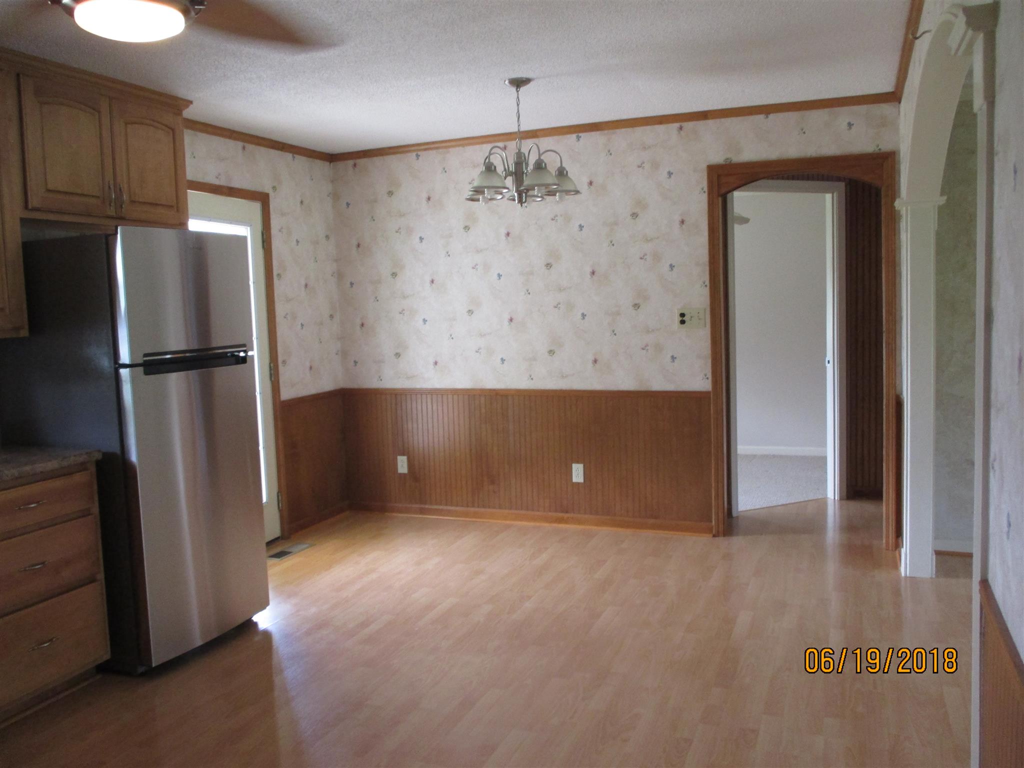 1089 Fall River Road Goodspring, TN 38460 - Photo 8 of 24 a view of kitchen with a refrigerator