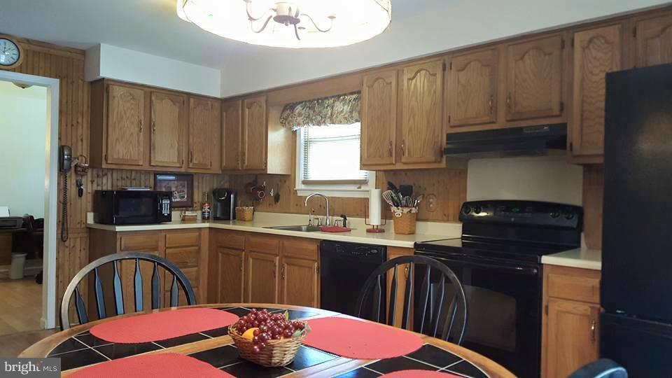 34 Cambridge Road Elkton, MD 21921 - Photo 8 of 27 Kitchen