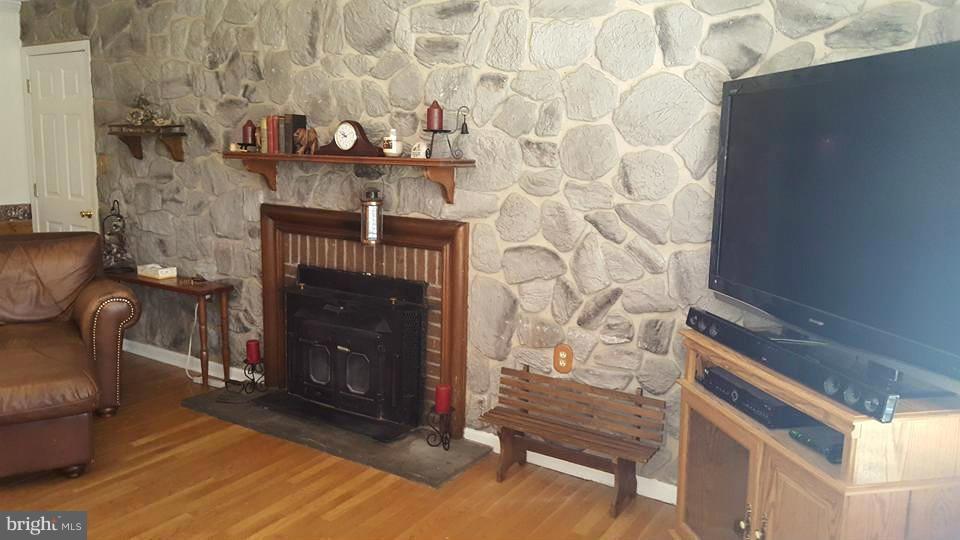 34 Cambridge Road Elkton, MD 21921 - Photo 10 of 27 Family Room